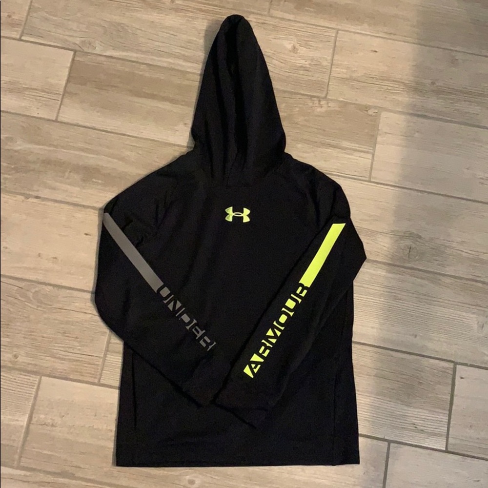 Under Armour pullover w/pockets youth M